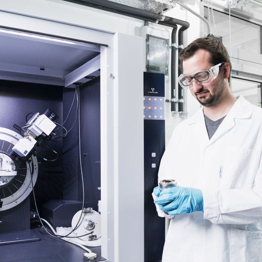 Innovative Speichermaterialien und -technologien sind eine wesentliche Voraussetzung für das Gelingen der Energiewende. Innovative Speichermaterialien und -technologien sind eine wesentliche Voraussetzung für das Gelingen der Energiewende.