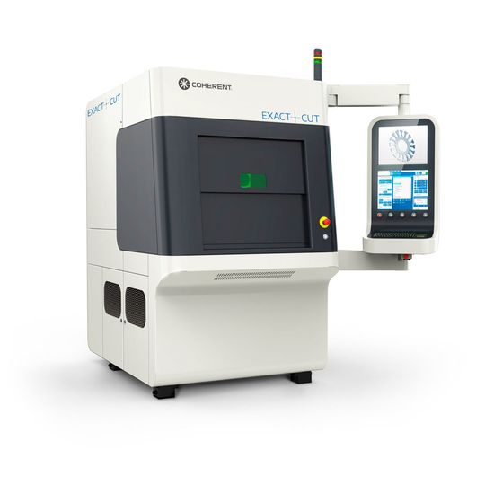 Die Exact-Cut-Systeme sind mit der neuesten Generation gepulster Faserlaser mit einer Leistung bis zu 300 W und bis zu 3 kW Pulsspitzenleistung ausgestattet. Die Exact-Cut-Systeme sind mit der neuesten Generation gepulster Faserlaser mit einer Leistung bis zu 300 W und bis zu 3 kW Pulsspitzenleistung ausgestattet.