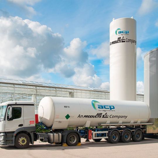 Die Transaktion mit ACP soll es Air Products ermöglichen, bestehende Kunden besser zu versorgen und neue Wachstumsmöglichkeiten im Bereich Industriegase zu verfolgen. Die Transaktion mit ACP soll es Air Products ermöglichen, bestehende Kunden besser zu versorgen und neue Wachstumsmöglichkeiten im Bereich Industriegase zu verfolgen.