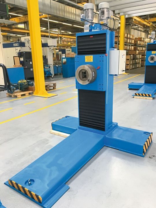 Mit der Regelbarkeit und Positionierung durch Führungen und Getriebemotoren, finden die Hubsäulen in der Automobilindustrie, Flugzeugindustrie oder im Getriebebau von Schwerlastfahrzeugen ihren Einsatz. Mit der Regelbarkeit und Positionierung durch Führungen und Getriebemotoren, finden die Hubsäulen in der Automobilindustrie, Flugzeugindustrie oder im Getriebebau von Schwerlastfahrzeugen ihren Einsatz.