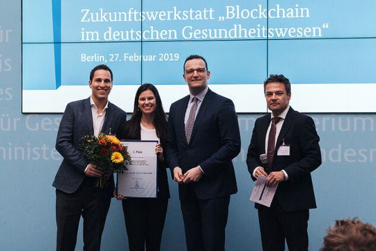 Die Gewinner: Irina Hardt und Dr. Christian Sigler Die Gewinner: Irina Hardt und Dr. Christian Sigler