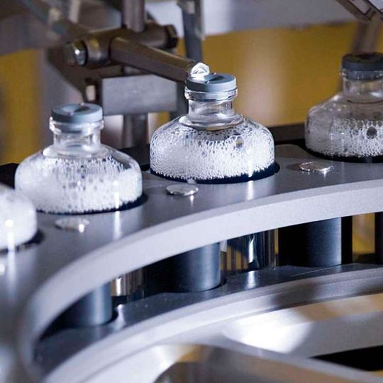 Merck hat seinen Konzernumsatz im Geschäftsjahr 2018 um 2,2 % auf 14,8 Milliarden Euro gesteigert. Merck hat seinen Konzernumsatz im Geschäftsjahr 2018 um 2,2 % auf 14,8 Milliarden Euro gesteigert.