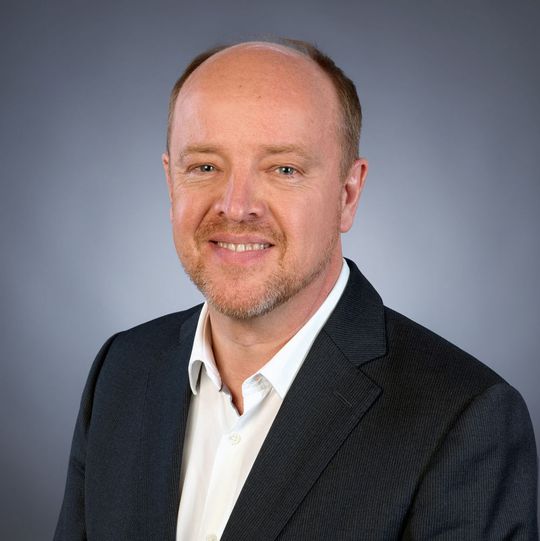 Simon England geht als CEO zu Nuvias. Simon England geht als CEO zu Nuvias.