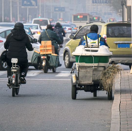 Feinstaubteilchen mit einem Durchmesser kleiner als 2,5 Mikrometer (PM 2,5) sind die Hauptursache für Atemwegs- und Herzkreislauferkrankungen. Feinstaubteilchen mit einem Durchmesser kleiner als 2,5 Mikrometer (PM 2,5) sind die Hauptursache für Atemwegs- und Herzkreislauferkrankungen.