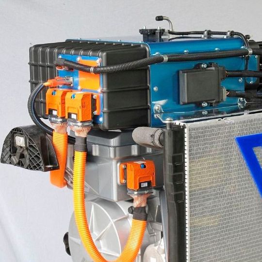 Der Symbio-Brennstoffzellenantrieb H2 Motiv L eignet sich für Nutzfahrzeuge. Der Symbio-Brennstoffzellenantrieb H2 Motiv L eignet sich für Nutzfahrzeuge.