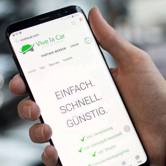 Buchen können die Abonnenten die Fahrzeuge über eine Website mit einem beliebigen Endgerät. Sie müssen keine App herunterladen. Buchen können die Abonnenten die Fahrzeuge über eine Website mit einem beliebigen Endgerät. Sie müssen keine App herunterladen.