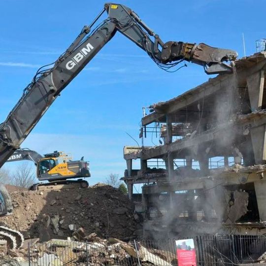 Seit über 30 Jahren liefert SSAB Stahlbleche an Kocurek Excavators, Hersteller von Abrissgeräten. Seit über 30 Jahren liefert SSAB Stahlbleche an Kocurek Excavators, Hersteller von Abrissgeräten.