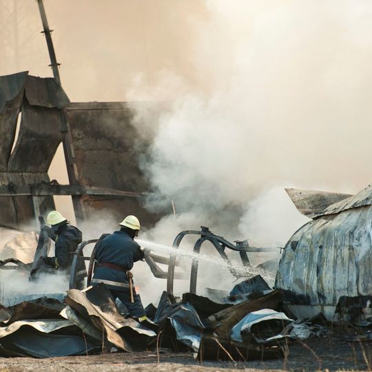 Zur Brandbekämpfung setzen Feuerwehren u.a. auch auf Löschschäume. Zur Brandbekämpfung setzen Feuerwehren u.a. auch auf Löschschäume.