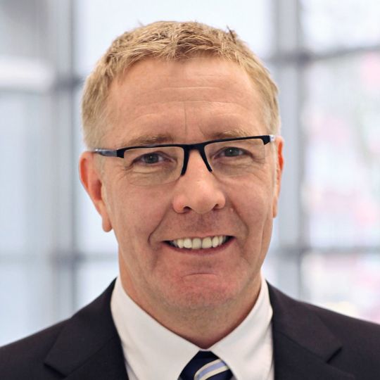 Urban August ist Senior Vice President and Managing Director Deutschland bei Siemens PLM Software. Urban August ist Senior Vice President and Managing Director Deutschland bei Siemens PLM Software.