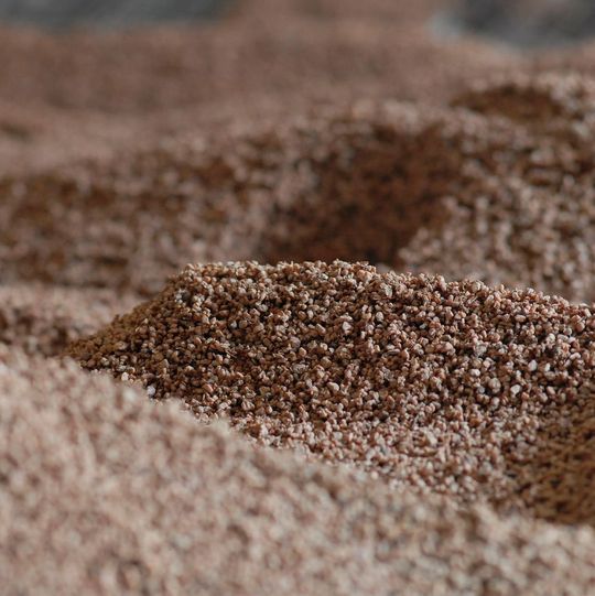 Biomasse ist eine vielversprechende Alternative zu den bisherigen fossilen Quellen wie Kohle oder Erdöl. Biomasse ist eine vielversprechende Alternative zu den bisherigen fossilen Quellen wie Kohle oder Erdöl.