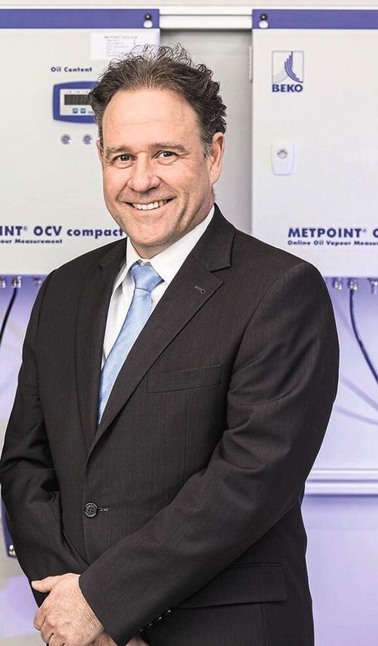 Norbert Strack, Geschäftsführer von Beko Technologies: „Mit über 35 Jahren Erfahrung kennen wir die hohen Anforderungen an das Medium Druckluft in der Chemie- und Pharmabranche und bieten eine fundierte, unabhängige Beratung mit voller Herstellerkompetenz.“ Norbert Strack, Geschäftsführer von Beko Technologies: „Mit über 35 Jahren Erfahrung kennen wir die hohen Anforderungen an das Medium Druckluft in der Chemie- und Pharmabranche und bieten eine fundierte, unabhängige Beratung mit voller Herstellerkompetenz.“