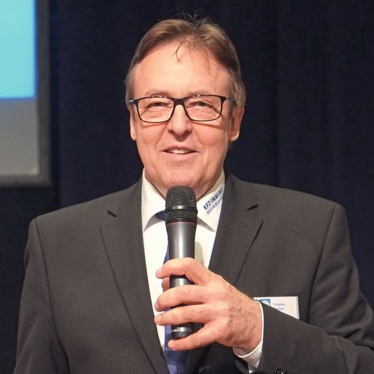 Torsten Treiber, Obermeister der Innung Region Stuttgart, sieht einen entscheidenden Schritt gemacht, um die Stuttgarter Kfz-Betriebe vor den Folgen der Fahrverbote zu schützen. Torsten Treiber, Obermeister der Innung Region Stuttgart, sieht einen entscheidenden Schritt gemacht, um die Stuttgarter Kfz-Betriebe vor den Folgen der Fahrverbote zu schützen.