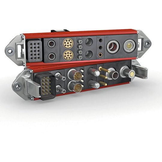 Frei konfigurierbare Steckverbindungen mit dem modularen Combitac-System sorgen dafür, dass mobile Produktionseinheiten an ihren Arbeitsstationen mit nur einer Steckverbindung alle notwendigen Strom-, Signal- und Datenübertragungen aufbauen.