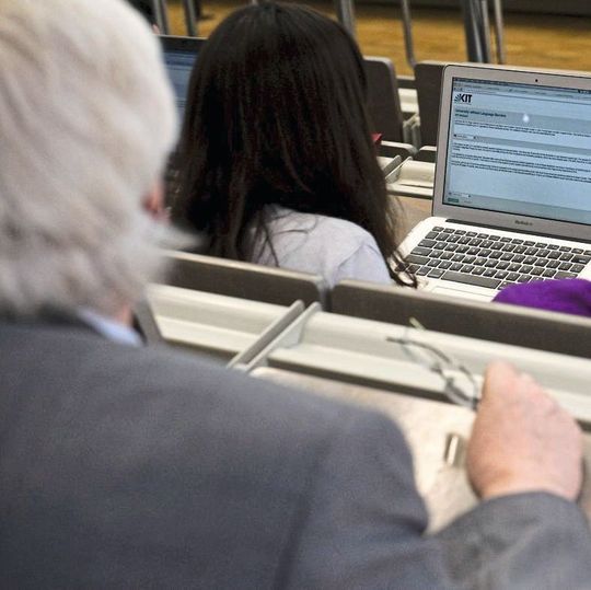 Lectures in German at KIT are already being published in English on a website. At the fair you can see how this works. Lectures in German at KIT are already being published in English on a website. At the fair you can see how this works.