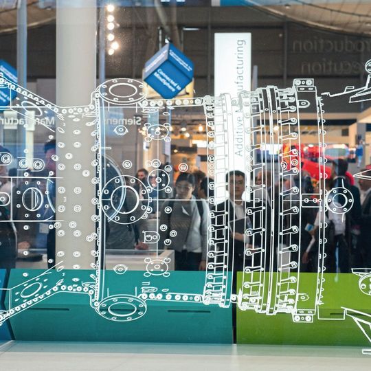 Die digitale Vernetzung von Menschen und Maschinen im Zeitalter der künstlichen Intelligenz wird ein grosses Thema an der Hannover Messe 2019 sein. Die digitale Vernetzung von Menschen und Maschinen im Zeitalter der künstlichen Intelligenz wird ein grosses Thema an der Hannover Messe 2019 sein.