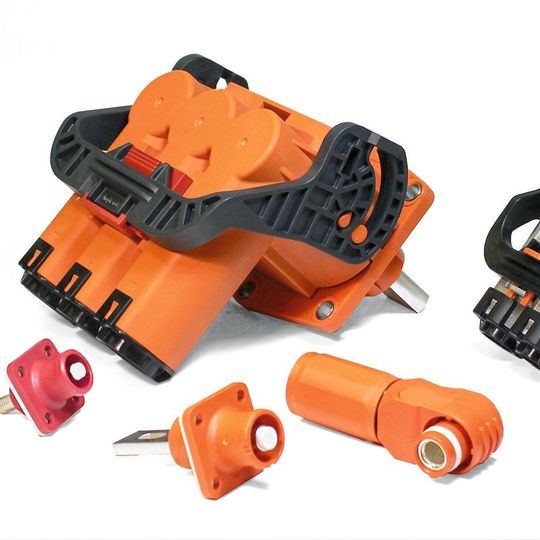 Die Hochleistungssteckverbinder von Amphenol wurden speziell entwickelt, um Ladekabel von Fahrzeugen mit elektrischem Antrieb anzuschließen.