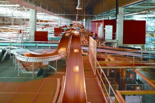 Beispiel Fördertechnik: Mit Blick auf hohe Effizienz sind die Antriebselement bedarfsgerecht auszulegen. Beispiel Fördertechnik: Mit Blick auf hohe Effizienz sind die Antriebselement bedarfsgerecht auszulegen.