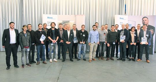 Les lauréats du trophée de la productivité de Blaser lors de la remise des prix à Hasle-Rüegsau. Les lauréats du trophée de la productivité de Blaser lors de la remise des prix à Hasle-Rüegsau.