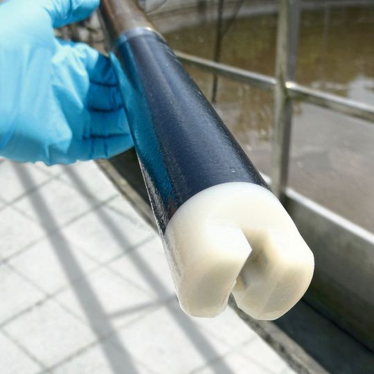 Der wartungsarme Absorptionssensor Turbimax CUS50D eignet sich für Anwendungen in industriellen Abwässern und Prozessen. Der wartungsarme Absorptionssensor Turbimax CUS50D eignet sich für Anwendungen in industriellen Abwässern und Prozessen.