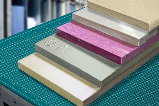 Die neuen Plattenstreifen aus Hochleistungskunststoffen bieten dem Anwender jetzt noch mehr Freiheiten in der geometrischen Gestaltung von verschleißfesten Sonderteilen. Die neuen Plattenstreifen aus Hochleistungskunststoffen bieten dem Anwender jetzt noch mehr Freiheiten in der geometrischen Gestaltung von verschleißfesten Sonderteilen.