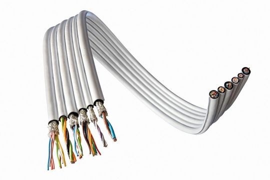 Laminierte PTFE-Kabel von E&E Kabeltechnik sind thermische belastbar, flexibel und langlebig. Laminierte PTFE-Kabel von E&E Kabeltechnik sind thermische belastbar, flexibel und langlebig.