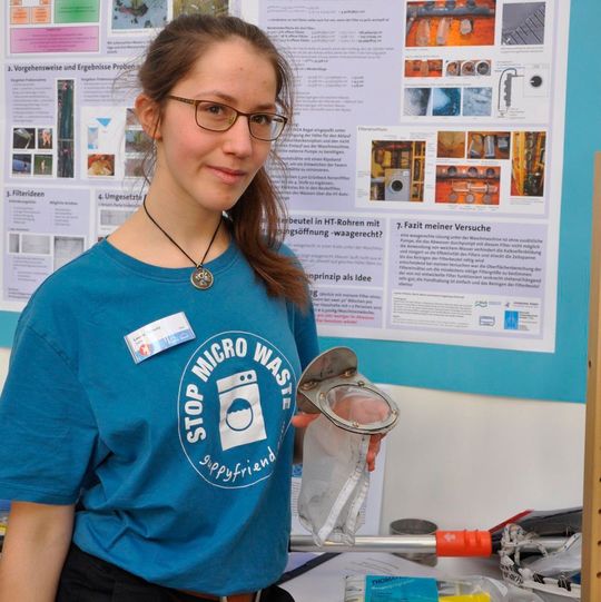 Mit ihrem Waschmaschinen-Filter für Mikropartikel hat Leonie Prillwitz den Regionalsieg bei „Jugend forscht“ erreicht. Mit ihrem Waschmaschinen-Filter für Mikropartikel hat Leonie Prillwitz den Regionalsieg bei „Jugend forscht“ erreicht.