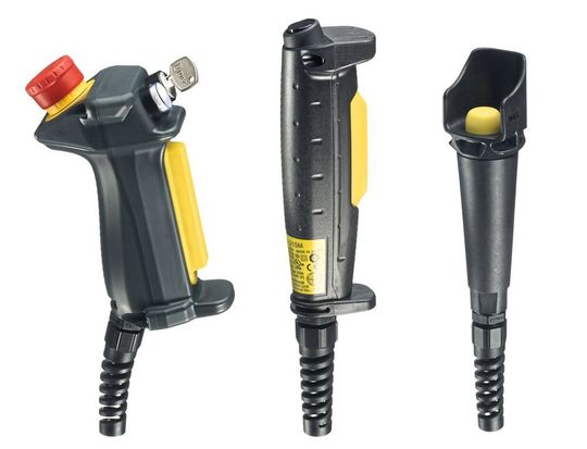 3-stufiges Funktionsprinzip „AUS – EIN – AUS“: Lässt der Bediener in einem Schreckmoment den Schalter los, erfolgt sowohl bei der 2-stufigen als auch bei der 3-stufigen Ausführung ein Abschalten der Maschine. 3-stufiges Funktionsprinzip „AUS – EIN – AUS“: Lässt der Bediener in einem Schreckmoment den Schalter los, erfolgt sowohl bei der 2-stufigen als auch bei der 3-stufigen Ausführung ein Abschalten der Maschine.