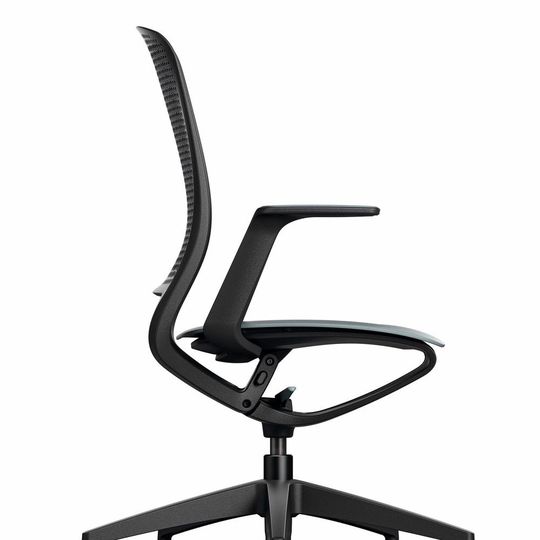Der neue Drehstuhl se:motion kommt ohne herkömmliche Mechanik aus und ermöglicht ergonomisches Arbeiten, das auch für jedermann erschwinglich sein soll. Der neue Drehstuhl se:motion kommt ohne herkömmliche Mechanik aus und ermöglicht ergonomisches Arbeiten, das auch für jedermann erschwinglich sein soll.