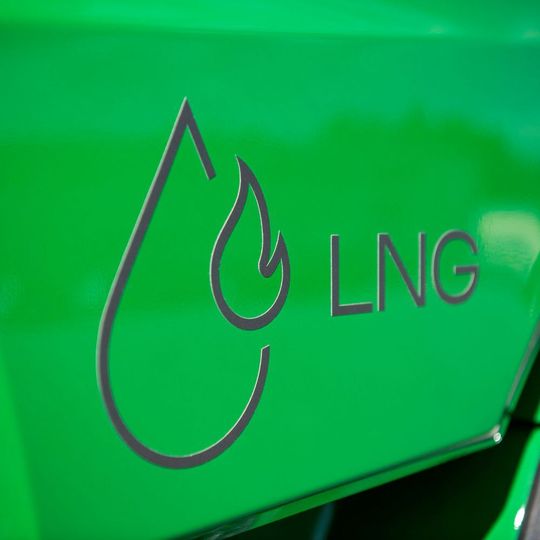 Scania liefert über 100 LNG-Sattelzugmaschinen an KP Logistik. Scania liefert über 100 LNG-Sattelzugmaschinen an KP Logistik.