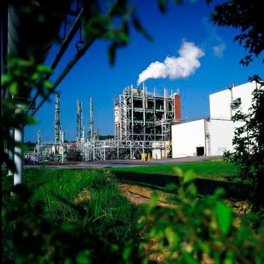 Eastman is exploring commercial collaborations to yield mixed plastic waste to be recycled through carbon renewal technology at commercial scale. Eastman is exploring commercial collaborations to yield mixed plastic waste to be recycled through carbon renewal technology at commercial scale.