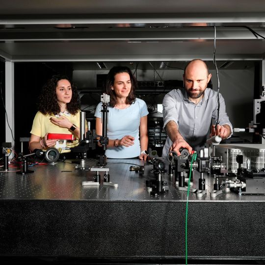 The system developed by researchers at EPFL is considerably smaller than comparable solutions. The system developed by researchers at EPFL is considerably smaller than comparable solutions.