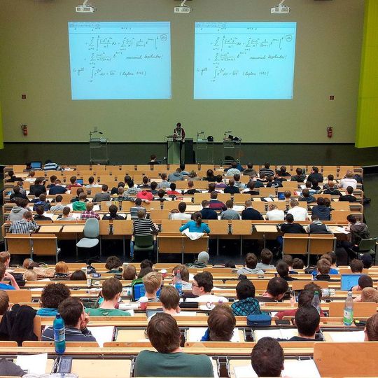 VDI: Studierende und Berufseinsteiger fühlen sich nicht ausreichend durch digitale Fachinhalte auf die Arbeitswelt vorbereitet. VDI: Studierende und Berufseinsteiger fühlen sich nicht ausreichend durch digitale Fachinhalte auf die Arbeitswelt vorbereitet.