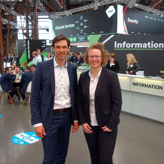Die ALSO Geschäftsführer Andreas Ruhland und Simone Blome-Schwitzki sind mit der neuen Location sehr zufrieden. Die ALSO Geschäftsführer Andreas Ruhland und Simone Blome-Schwitzki sind mit der neuen Location sehr zufrieden.