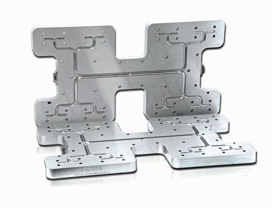 Mold-Masters Brazed-Heater-Technologie funktioniert so: Die sogenannten iFlow-Verteiler verfügen über ein zweiteiliges verlötetes Konzept, das für ein gleichmäßiges Füllverhalten (patentierte Schmelzeflussgeometrie) der Werkzeugkavitäten führt.