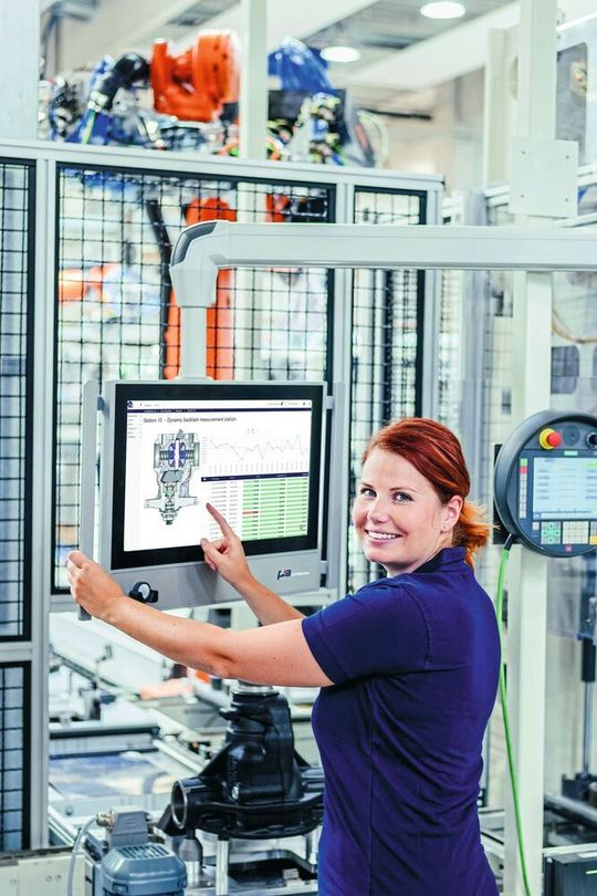 Das Messsystem Pia-Dynamics bietet für Messdaten vielfältige Analyse- und Auswertungsmöglichkeiten sowie die Aufbereitung in Grafiken an. Das Messsystem Pia-Dynamics bietet für Messdaten vielfältige Analyse- und Auswertungsmöglichkeiten sowie die Aufbereitung in Grafiken an.