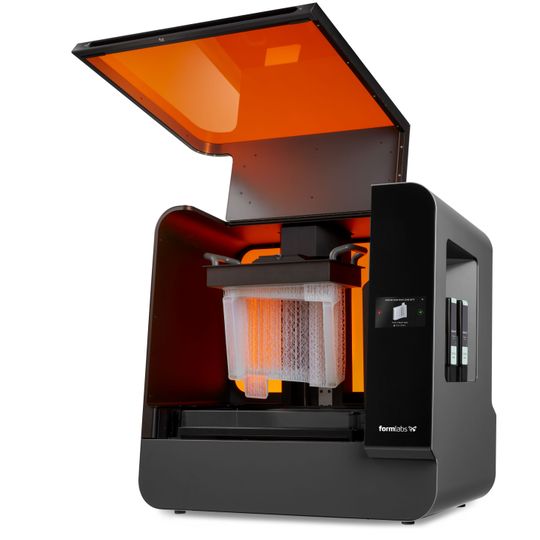 Der Bauraum des Form 3L misst 300 mm × 335 mm × 200 mm.