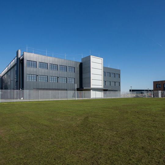 Mit „AMS1“ eröffnet E-Shelter seinen ersten Rechenzentrumscampus in den Niederlanden. Mit „AMS1“ eröffnet E-Shelter seinen ersten Rechenzentrumscampus in den Niederlanden.