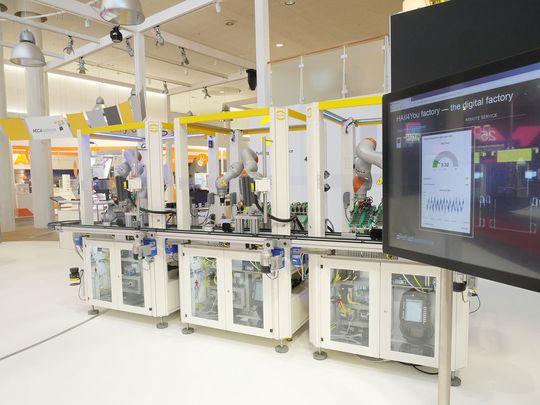 Mit einem Demonstrator zeigte Harting auf der Hannover Messe beispielhafte Anwendungen der Cloud-Konnektivität. Mit einem Demonstrator zeigte Harting auf der Hannover Messe beispielhafte Anwendungen der Cloud-Konnektivität.