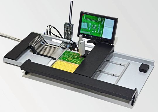 Der placeMAN, ein SMD Handbestückungsplatz mit Manipulator von Paggen Werkzeugtechnik, ist das praktische Bestückungsgerät für den „kleinen Geldbeutel“. Der placeMAN, ein SMD Handbestückungsplatz mit Manipulator von Paggen Werkzeugtechnik, ist das praktische Bestückungsgerät für den „kleinen Geldbeutel“.