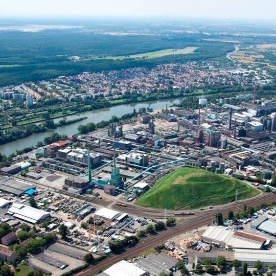 Weylchem wird die Chemieproduktion in Frankfurt Griesheim so bald wie möglich einstellen. Weylchem wird die Chemieproduktion in Frankfurt Griesheim so bald wie möglich einstellen.