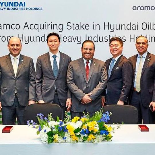 Group photo of the representatives from Saudi Aramco and Hyundai after the signing ceremony of the agreement. Group photo of the representatives from Saudi Aramco and Hyundai after the signing ceremony of the agreement.