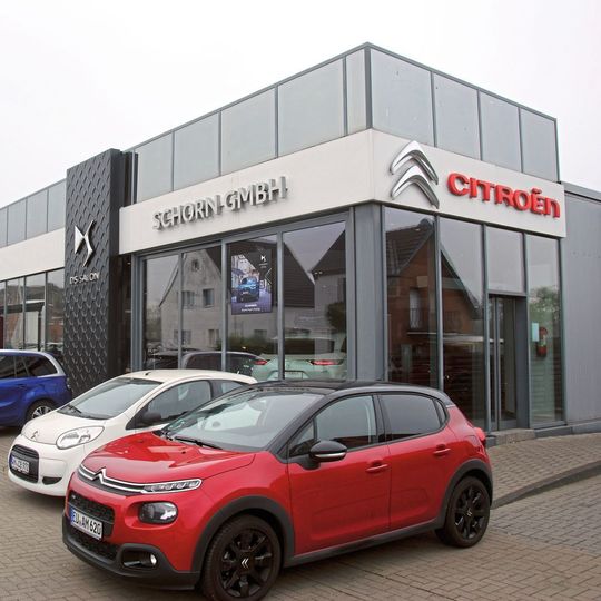 Kleiner, feiner Familienbetrieb: Autohaus Schorn in Weilerswist bei Bonn. Kleiner, feiner Familienbetrieb: Autohaus Schorn in Weilerswist bei Bonn.