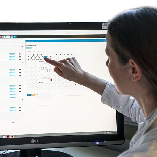 Abb. 1: Nutzung des Chemotion-ELN durch Wissenschaftler des „MoMaF“-Konsortiums. Abb. 1: Nutzung des Chemotion-ELN durch Wissenschaftler des „MoMaF“-Konsortiums.