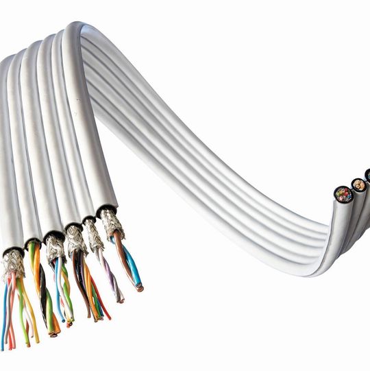 E&E Kabeltechnik hat laminierte Flachbandkabel des Typs Lamifleex in drei Materialkombinationen im Programm: PTFE/PUR, PTFE/FEP sowie PTFE/PTFE. E&E Kabeltechnik hat laminierte Flachbandkabel des Typs Lamifleex in drei Materialkombinationen im Programm: PTFE/PUR, PTFE/FEP sowie PTFE/PTFE.