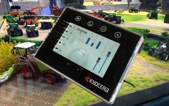 Ein modernes Display ist mehr als ein Monitor für aufbereitete Daten. Mit Kyocera Automotive and Industrial Solutions sollen die Entwicklungen der gesamten Kyocera Ceramic World einbezogen werden. Ein modernes Display ist mehr als ein Monitor für aufbereitete Daten. Mit Kyocera Automotive and Industrial Solutions sollen die Entwicklungen der gesamten Kyocera Ceramic World einbezogen werden.