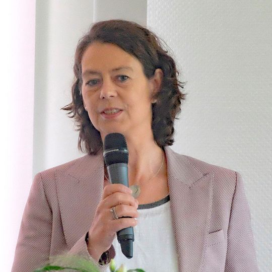 Nina Eskildsen (Präsidentin des Kfz-Gewerbes Schleswig-Holstein): „Eigene Homepage und Facebook allein reichen als Antwort auf die digitale Welt nicht aus .“ Nina Eskildsen (Präsidentin des Kfz-Gewerbes Schleswig-Holstein): „Eigene Homepage und Facebook allein reichen als Antwort auf die digitale Welt nicht aus .“