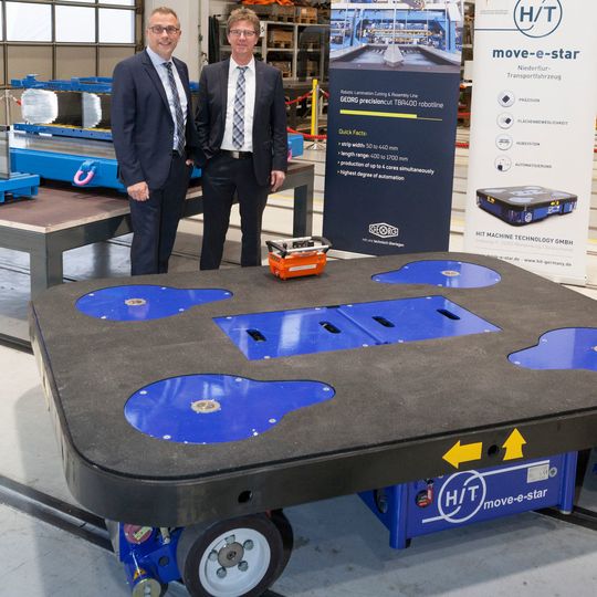Bernd Peter Schmidt (l.), Geschäftsbereichsleiter Trafoanlagen und Mitglied der Geschäftsleitung bei Georg, und Andreas Thölke, Geschäftsführer der HTI Machine Technology GmbH, besiegeln die Kooperation. Bernd Peter Schmidt (l.), Geschäftsbereichsleiter Trafoanlagen und Mitglied der Geschäftsleitung bei Georg, und Andreas Thölke, Geschäftsführer der HTI Machine Technology GmbH, besiegeln die Kooperation.