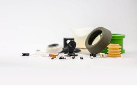 Miniaturisierte Bauteile und Komponente aus Silikon erwarten die Besucher des Hepako-Stands auf der T4M. Miniaturisierte Bauteile und Komponente aus Silikon erwarten die Besucher des Hepako-Stands auf der T4M.