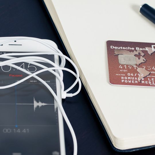 Die Summe der Konsumkredite steigt, der Anteil der Onlinekredite ebenfalls. Die Summe der Konsumkredite steigt, der Anteil der Onlinekredite ebenfalls.