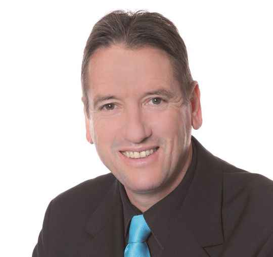 Johann Wiesböck, ELEKTRONIKPRAXIS. „Den ESE Kongress besuchen jedes Jahr über 1200 Softwareentwickler und Embedded-Experten aus Industrie, Forschung und Lehre sowie aus allen relevanten Anwendungsfelder.“ Johann Wiesböck, ELEKTRONIKPRAXIS. „Den ESE Kongress besuchen jedes Jahr über 1200 Softwareentwickler und Embedded-Experten aus Industrie, Forschung und Lehre sowie aus allen relevanten Anwendungsfelder.“